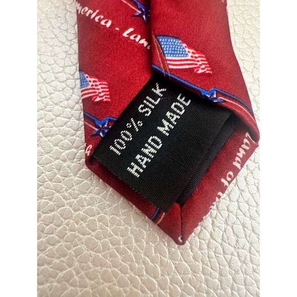 USA RED American Flag tie (GOD bless America, Land of the FREE) mint condition - Picture 6 of 7